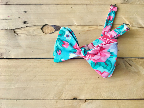 roses on mint bow tie